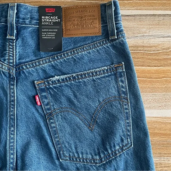 Levi's High Rise Women Jeans - Blue - Picture 8 of 10